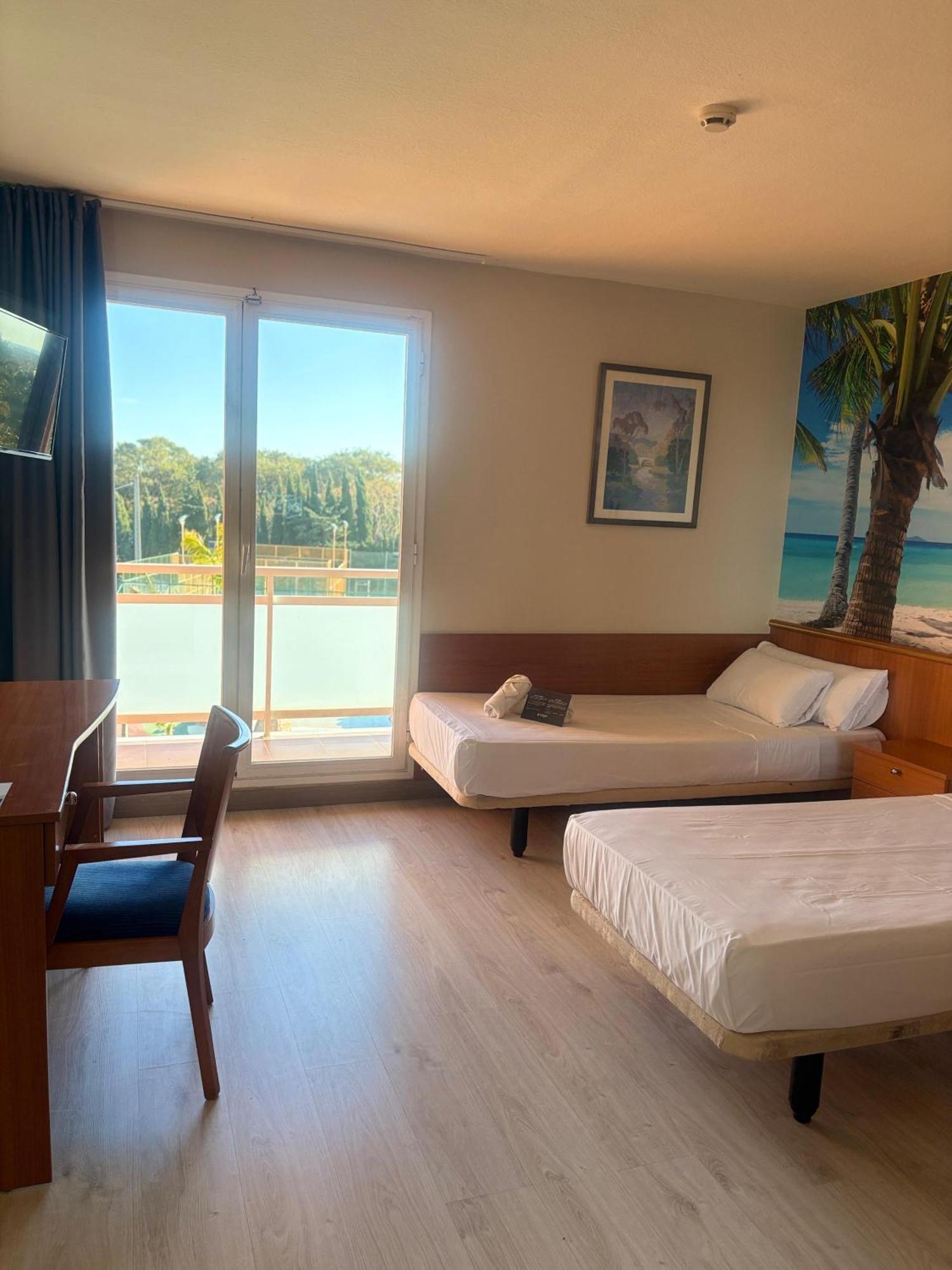 Paradise Hotel 3*