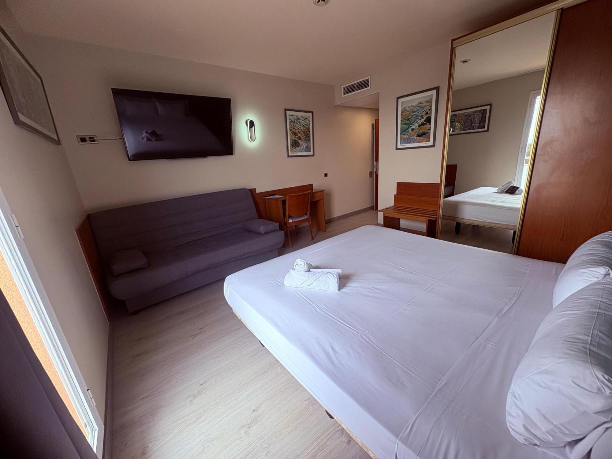 Paradise Hotel Cambrils