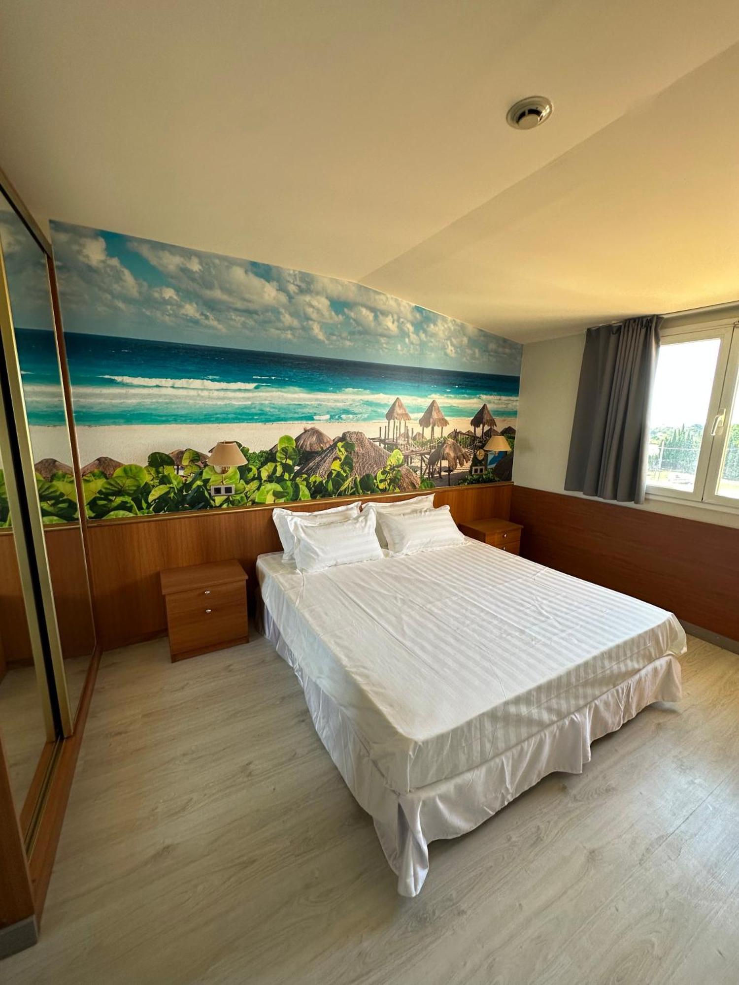 Paradise 3*