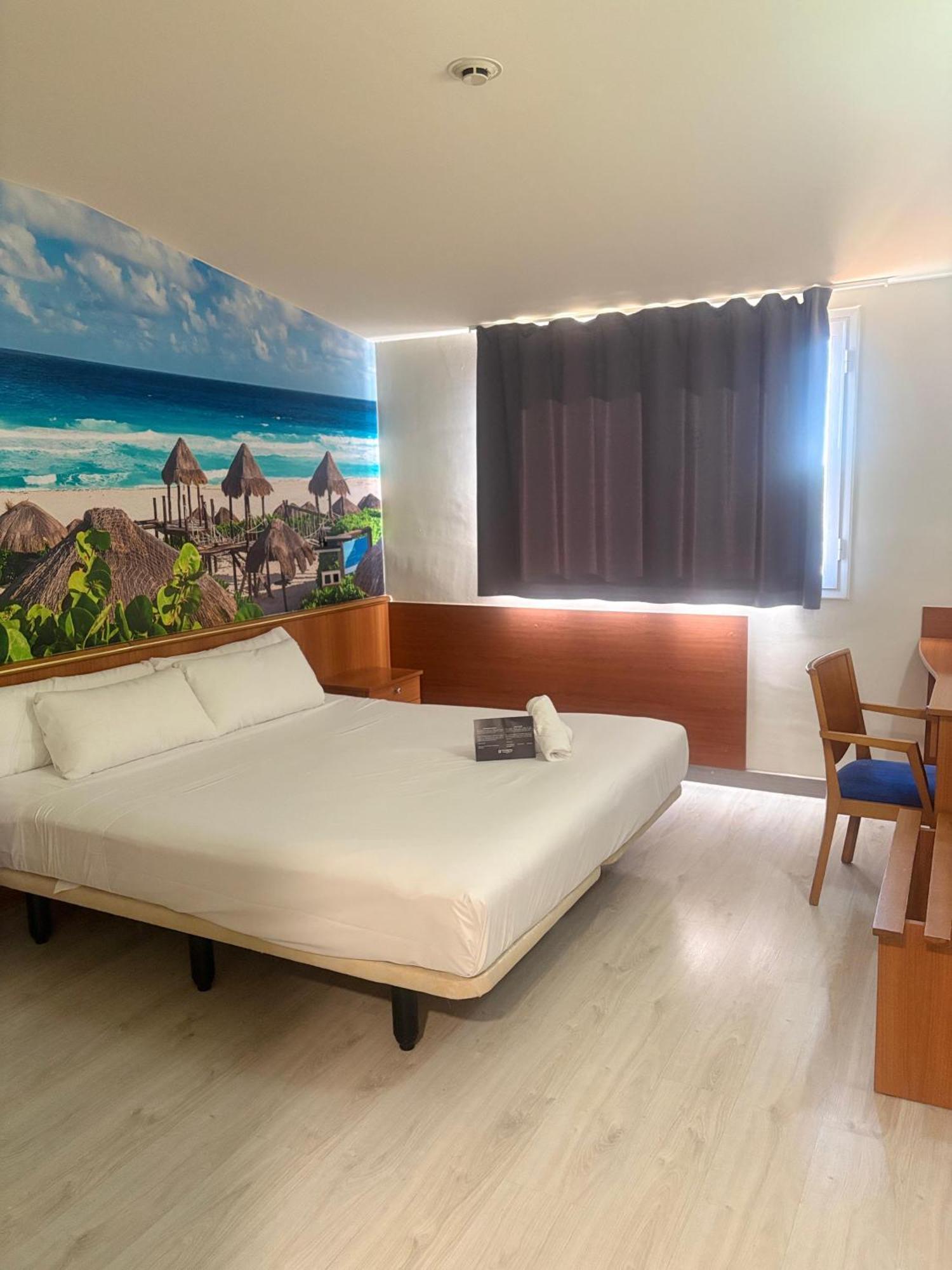 Paradise Hotel